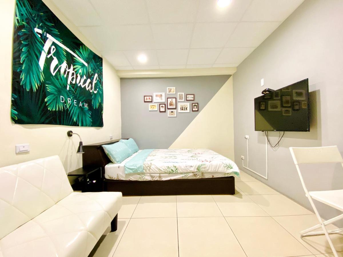 Wei Yang Guest House Tainan Exterior photo