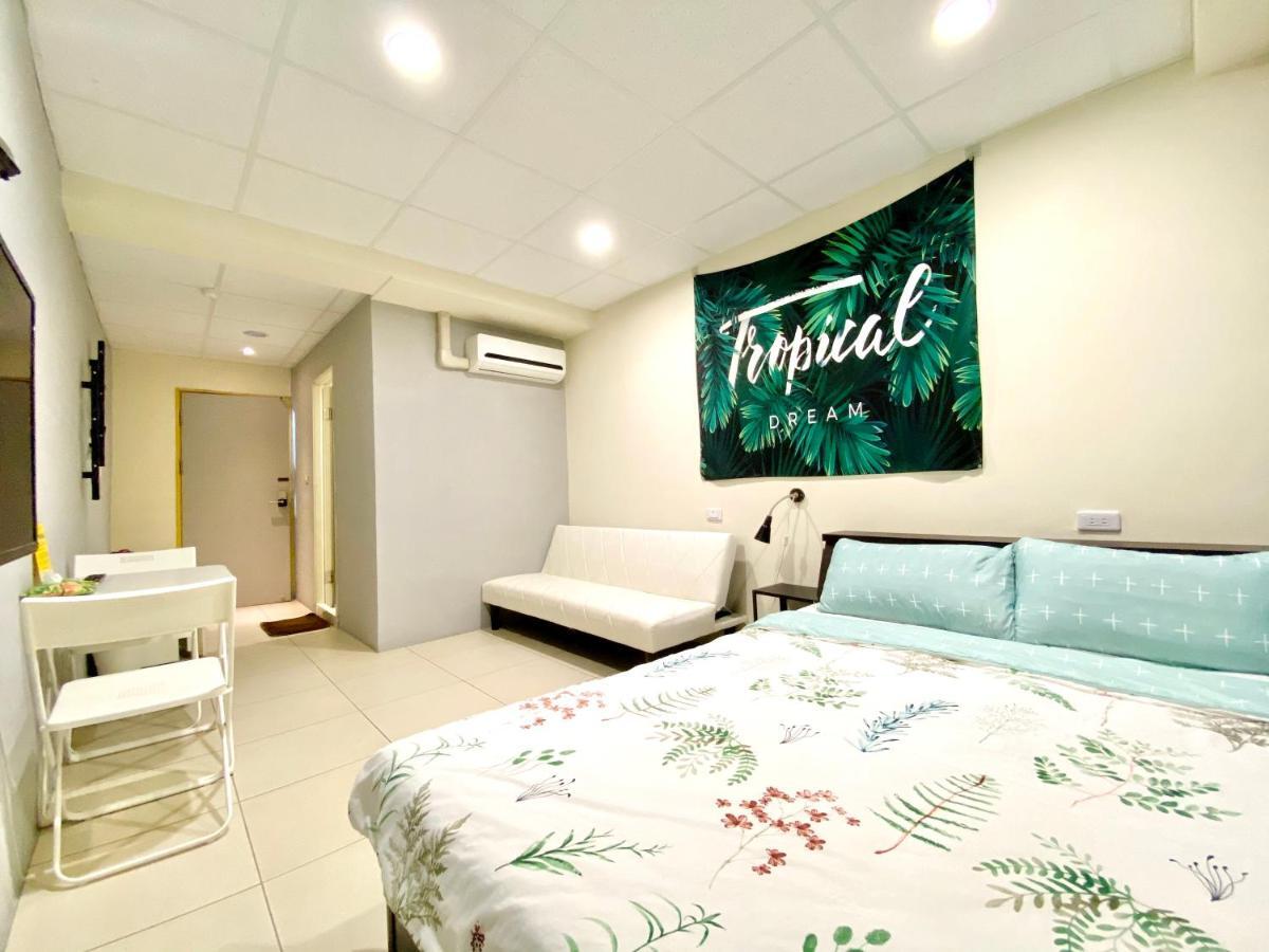 Wei Yang Guest House Tainan Exterior photo