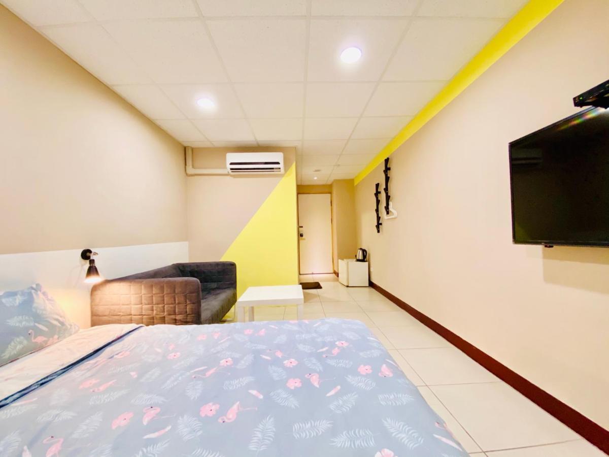 Wei Yang Guest House Tainan Exterior photo