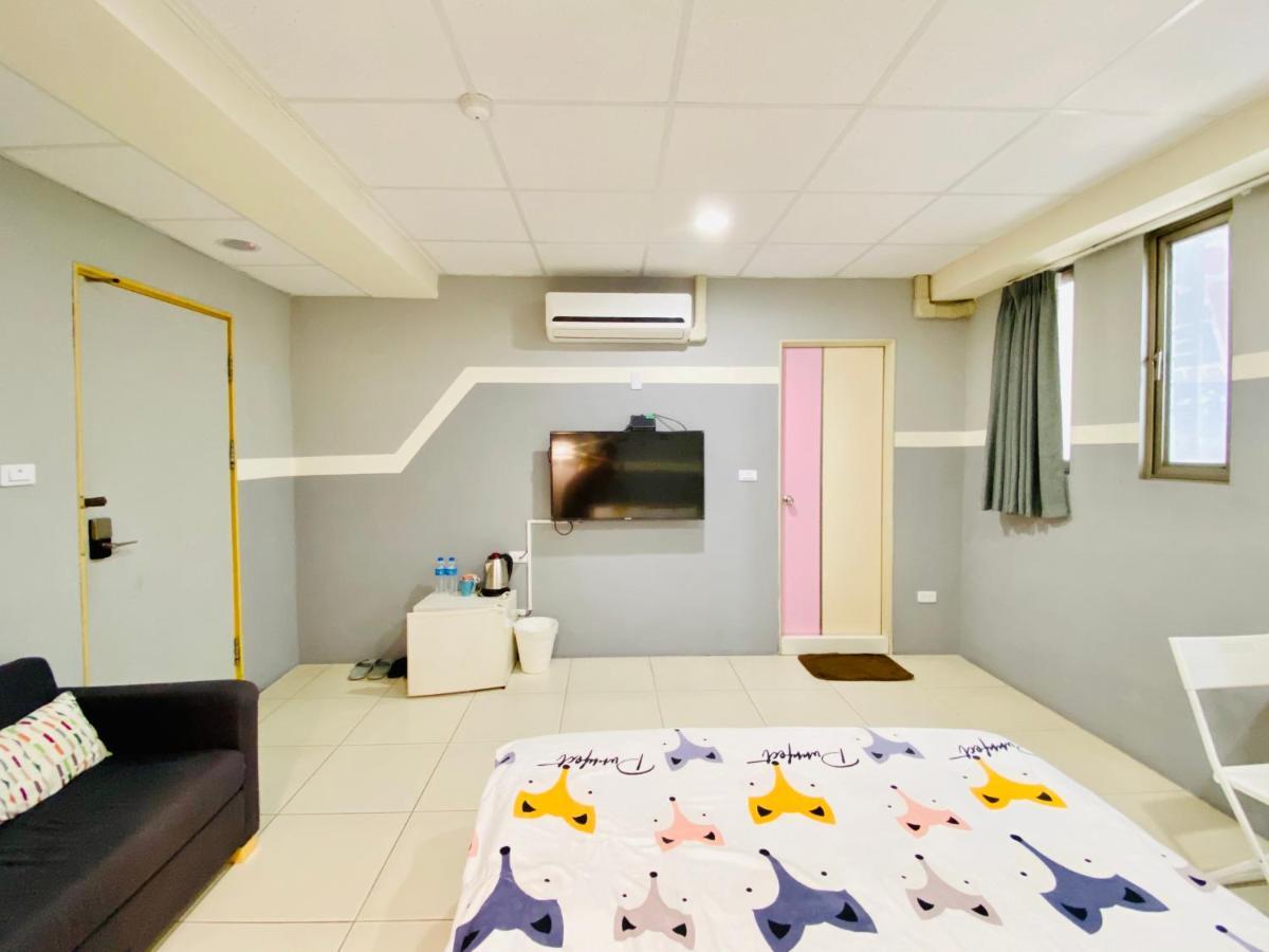 Wei Yang Guest House Tainan Exterior photo